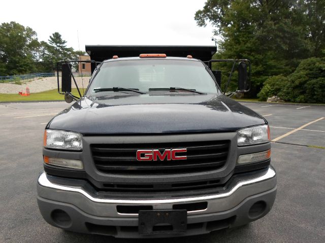 2005 GMC Sierra 3500 LS 2WD 4dr SUV
