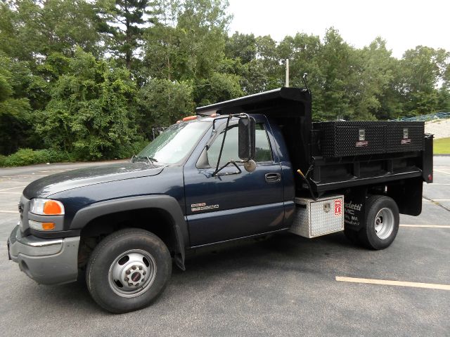 2005 GMC Sierra 3500 LS 2WD 4dr SUV