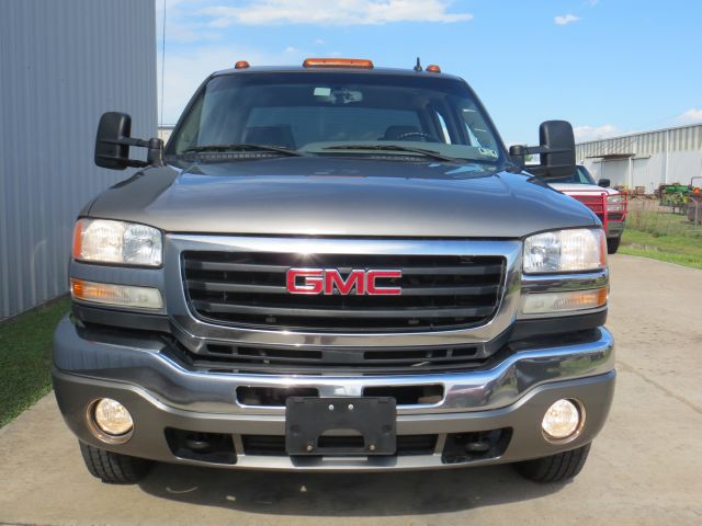 2006 GMC Sierra 3500 GXE - LOW Mileage