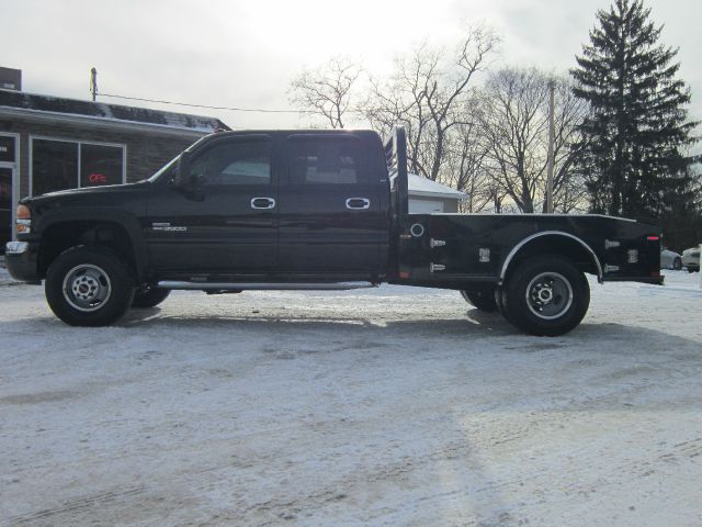 2006 GMC Sierra 3500 With 6 Disc Changerdvd System
