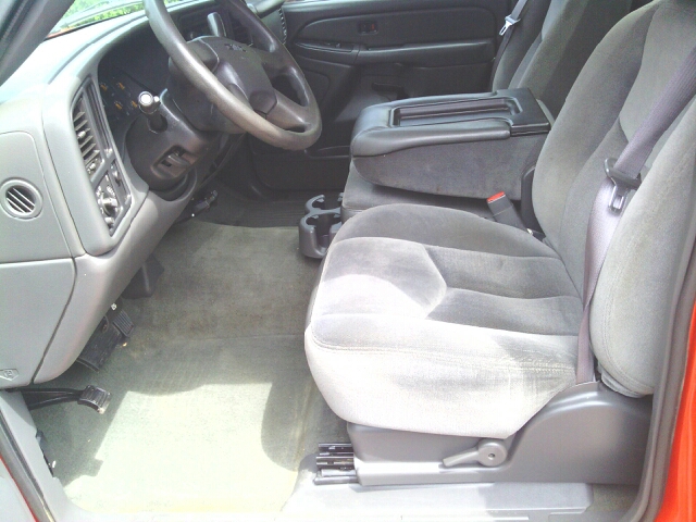 2005 GMC Sierra 3500HD ES 2.4L AUTO