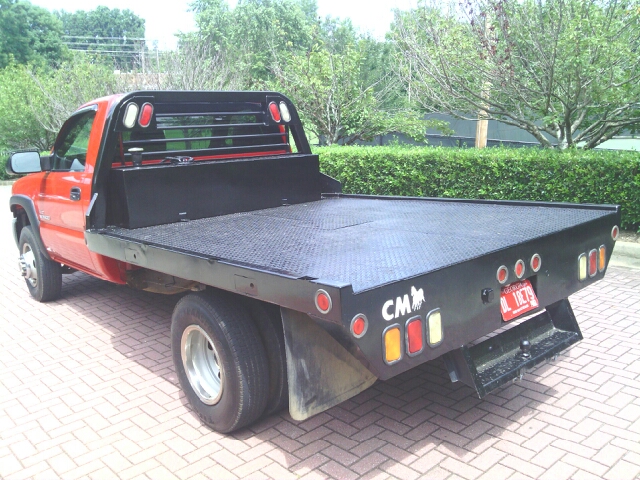 2005 GMC Sierra 3500HD ES 2.4L AUTO