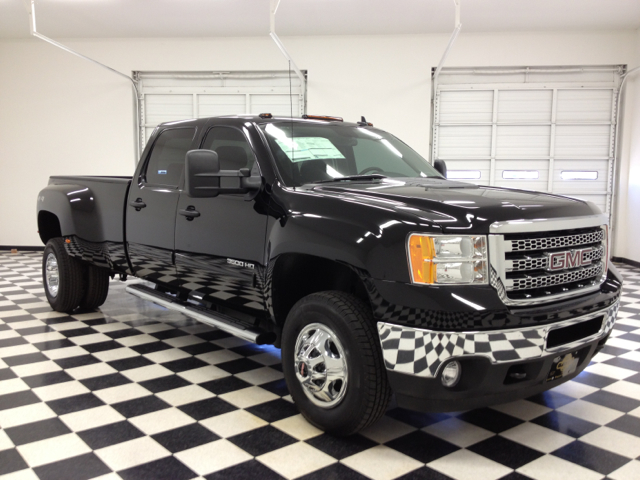 2013 GMC Sierra 3500HD Eddie Bauer 3rd Row One-owner