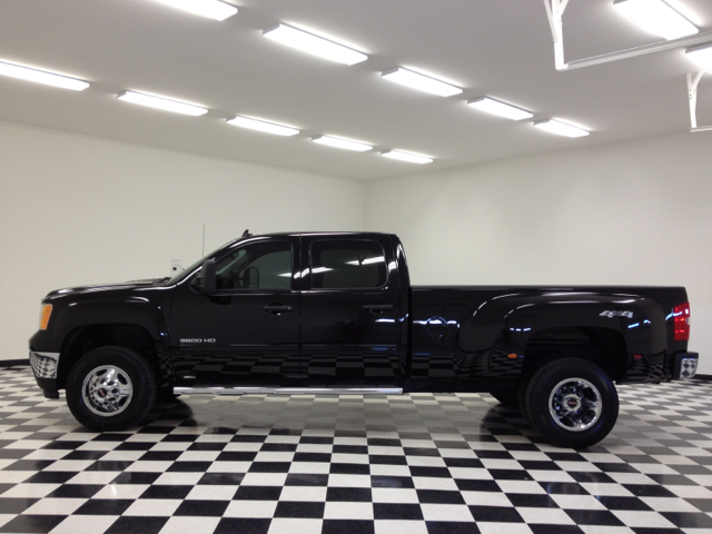 2013 GMC Sierra 3500HD Eddie Bauer 3rd Row One-owner