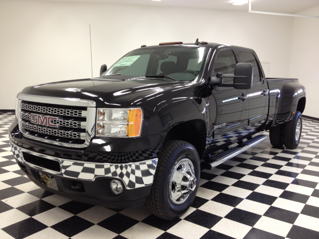 2013 GMC Sierra 3500HD Eddie Bauer 3rd Row One-owner