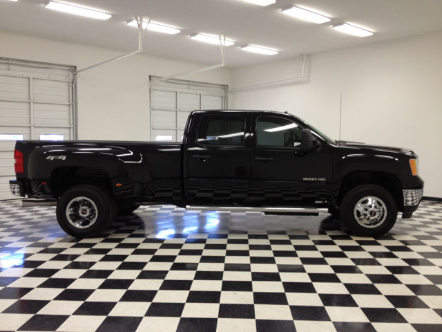 2013 GMC Sierra 3500HD Eddie Bauer 3rd Row One-owner