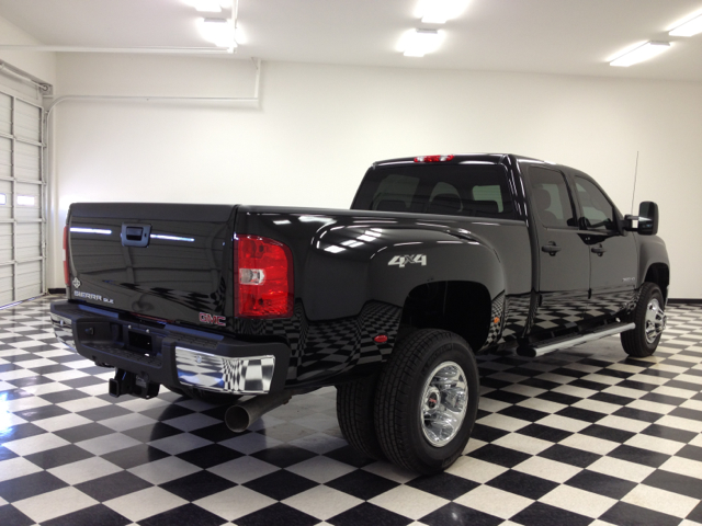 2013 GMC Sierra 3500HD Eddie Bauer 3rd Row One-owner