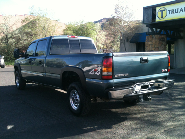 2007 GMC Sierra Classic 2500HD 4dr S Tiptronic