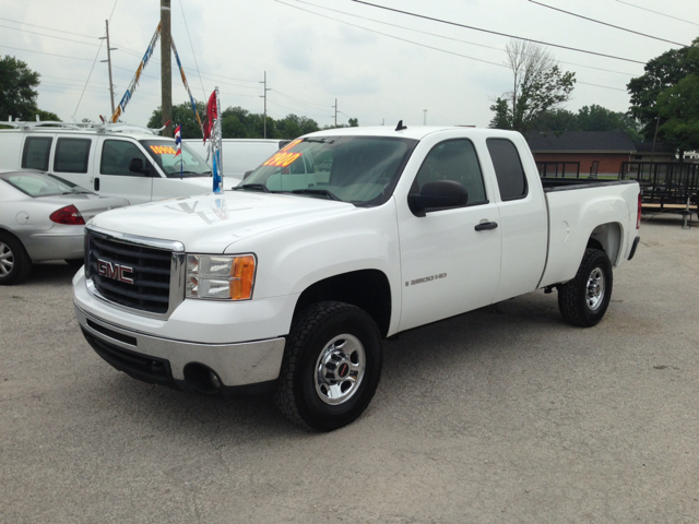 2007 GMC Sierra Classic 2500HD L Sedan 4D