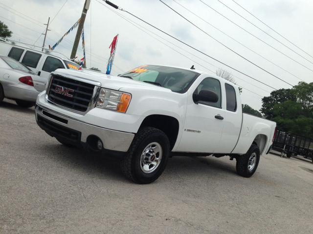 2007 GMC Sierra Classic 2500HD L Sedan 4D