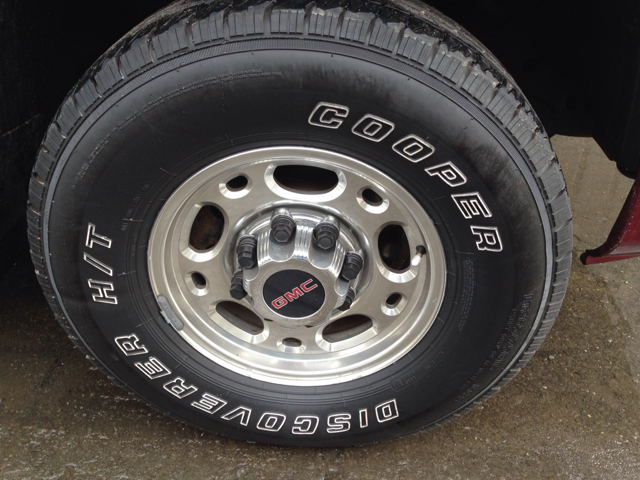 2007 GMC Sierra Classic 2500HD Base 3500 2 WD