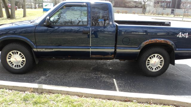 1998 GMC Sonoma 4dr Sdn 3.7L FWD Sedan