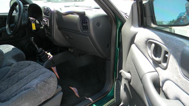 1999 GMC Sonoma 2WD Reg Cab 133 Work Truck