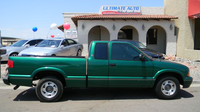 1999 GMC Sonoma 2WD Reg Cab 133 Work Truck