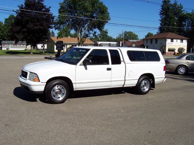 1999 GMC Sonoma 2WD Reg Cab 133 Work Truck