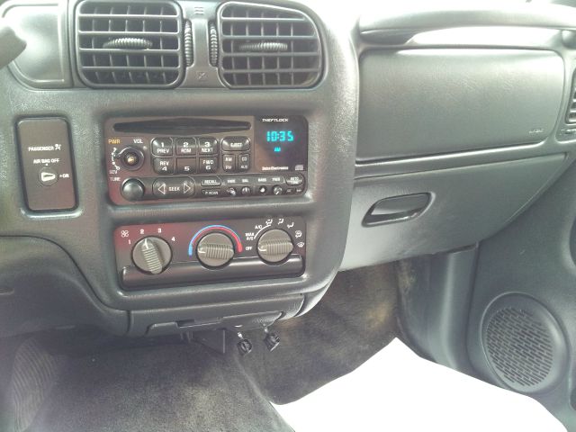 2000 GMC Sonoma 2WD Reg Cab 133 Work Truck