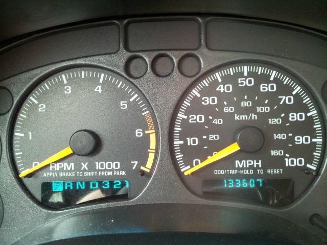 2000 GMC Sonoma 2WD Reg Cab 133 Work Truck