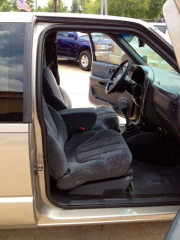 2000 GMC Sonoma 2WD Reg Cab 133 Work Truck