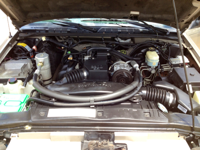 2000 GMC Sonoma 2WD Reg Cab 133 Work Truck