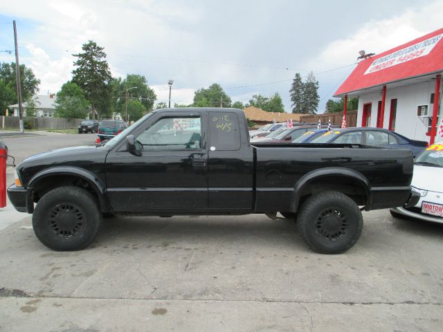 2000 GMC Sonoma 2500 Xtended Cargo Van W. Rack