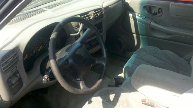 2000 GMC Sonoma 2WD Reg Cab 133 Work Truck