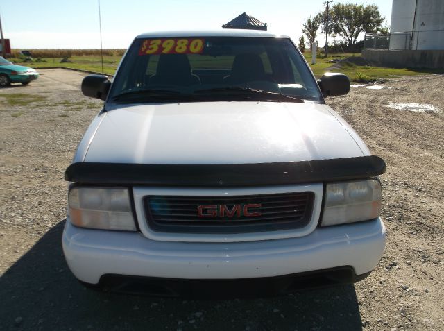 2000 GMC Sonoma 2WD Reg Cab 133 Work Truck