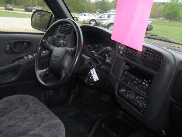 2002 GMC Sonoma 4dr Sdn LS 3.0L Auto