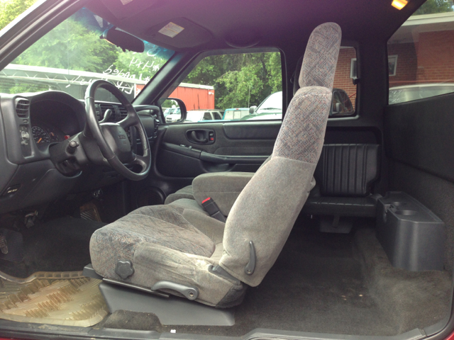 2002 GMC Sonoma 4dr Sdn 3.7L FWD Sedan