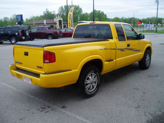 2002 GMC Sonoma 4dr Sdn 3.7L FWD Sedan