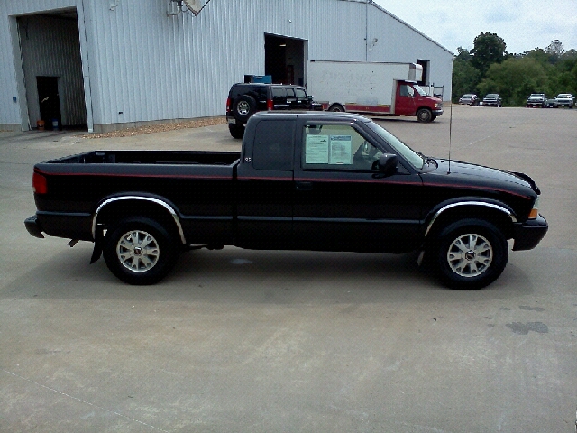 2003 GMC Sonoma 4dr Sdn 3.7L FWD Sedan