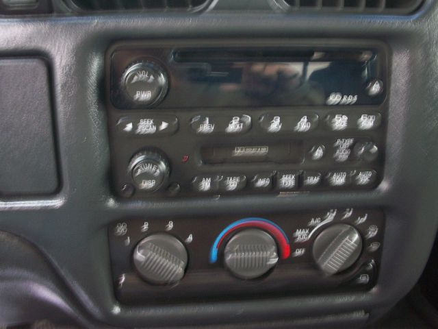 2003 GMC Sonoma 4dr Sdn LS 3.0L Auto