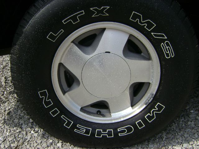 1997 GMC Suburban Unknown