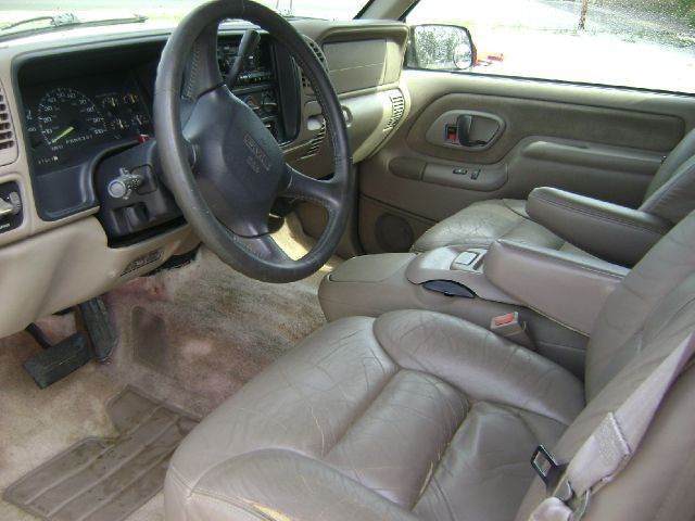 1997 GMC Suburban Unknown