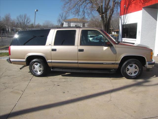 1999 GMC Suburban Water Truck