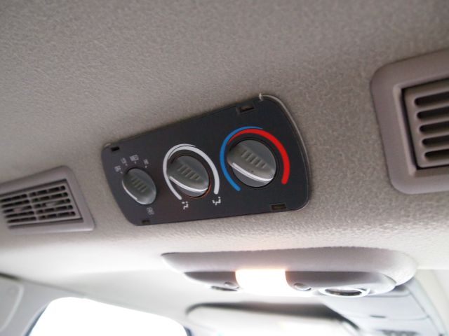 1999 GMC Suburban GLS VERY Clean