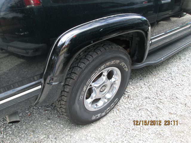 1999 GMC Suburban Unknown