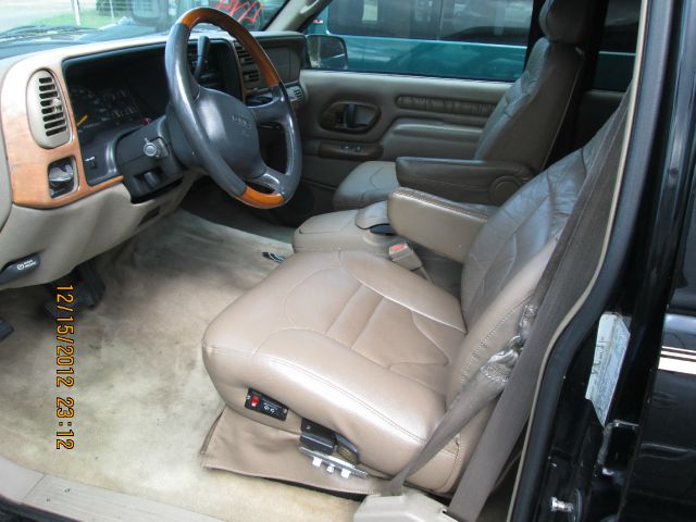 1999 GMC Suburban Unknown