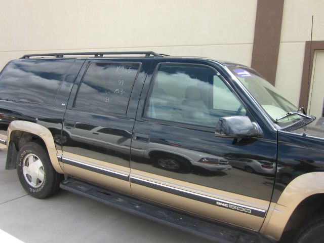 1999 GMC Suburban Unknown