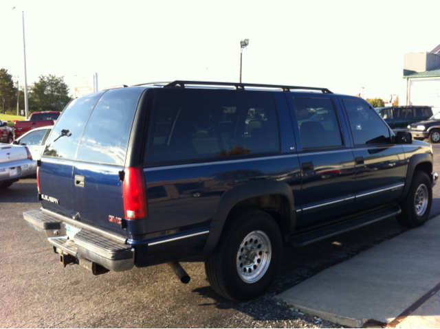 1999 GMC Suburban C350 4dr Sdn 3.5L Sport RWD Sedan