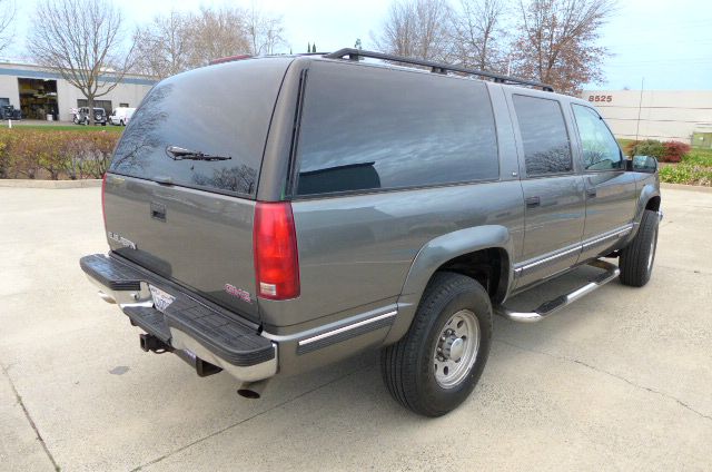1999 GMC Suburban Slt/laramie 4D Quad Cab Truck