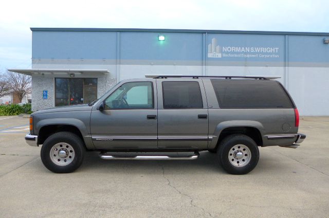 1999 GMC Suburban Slt/laramie 4D Quad Cab Truck
