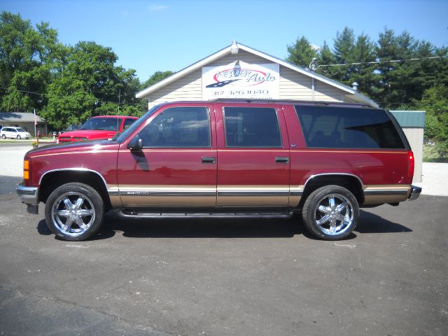1999 GMC Suburban SLT