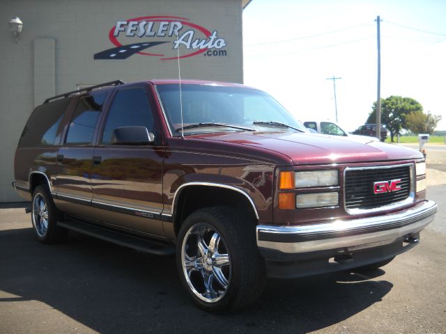 1999 GMC Suburban SLT