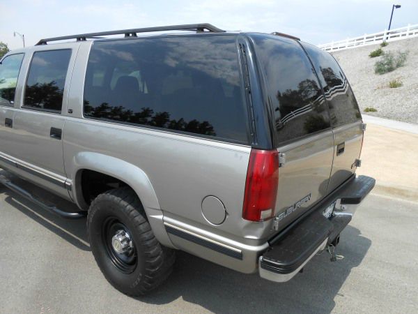 1999 GMC Suburban SL1