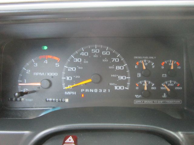 1999 GMC Suburban 29