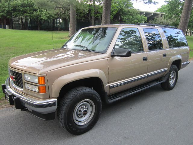 1999 GMC Suburban 29