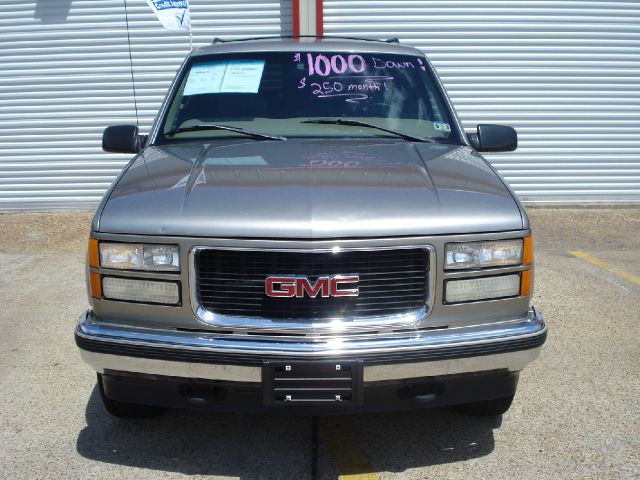 1999 GMC Suburban SLT