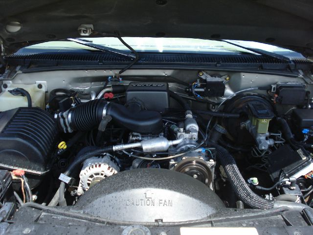 1999 GMC Suburban SLT