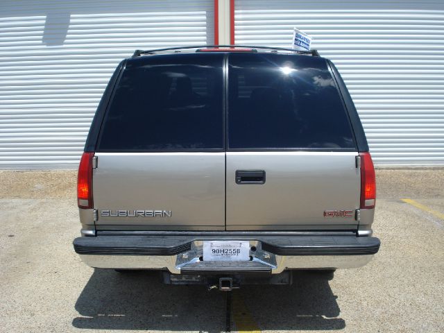 1999 GMC Suburban SLT