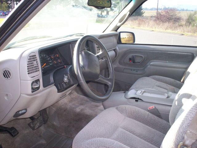 1999 GMC Suburban Unknown